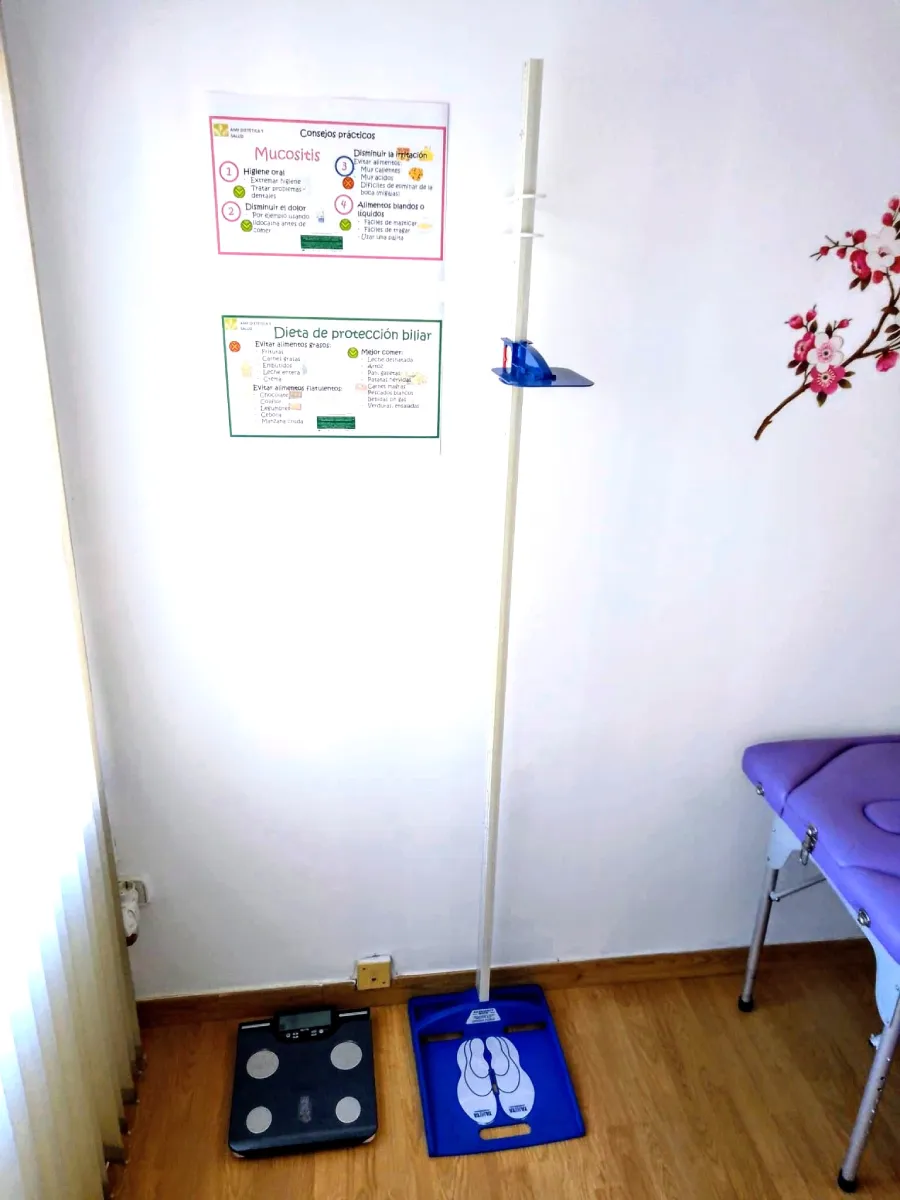 TALLÍMETRO Y BÁSCULA DE BIOIMPEDANCIA